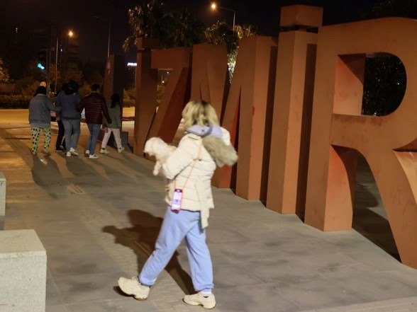 Gece İzmir Buca'da 4.9 Luk deprem meydana geldi Akhisar da hissedildi