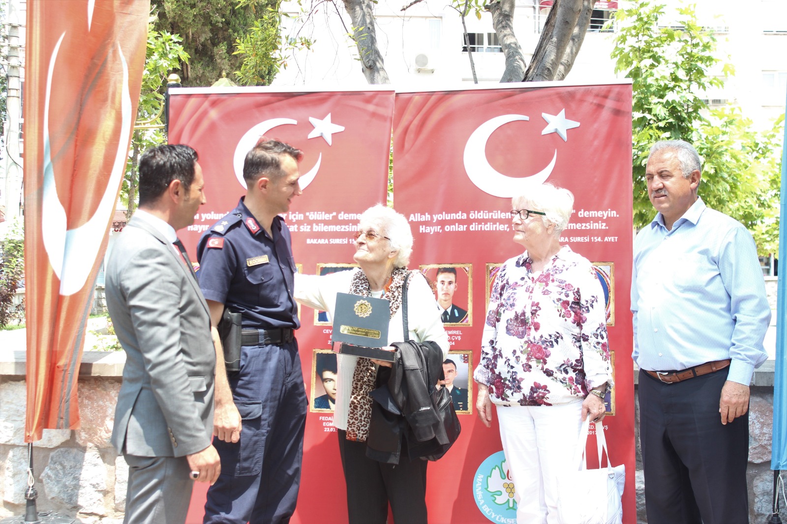 MANİSA BÜYÜK ŞEHİR BELEDİYESİ AKHİSARLI ŞEHİTLER ANISINA HAYIR DÜZENLEDİ