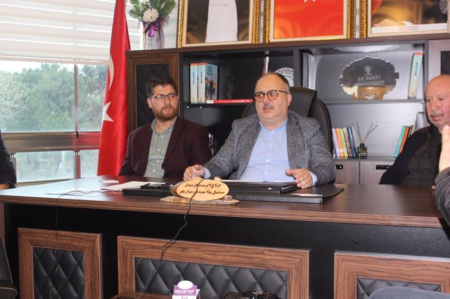 Ak Parti İlçe Başkanı Fatih Füzün ve Yönetimi Gündemi Değerlendirdi.